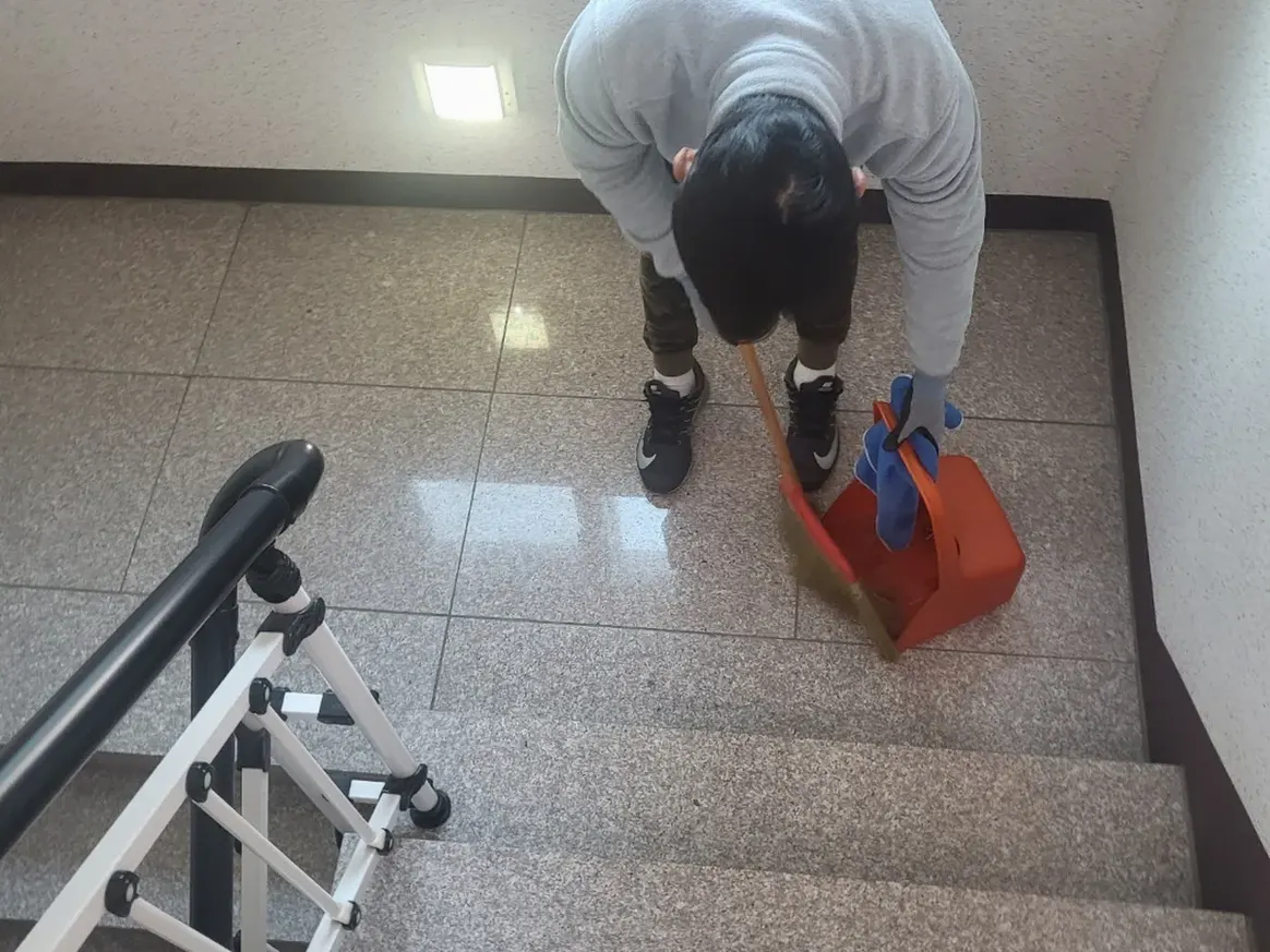 합천군 덕곡면 오피스 기계실 장비 주변 정밀 위생청소 사례 - 행진크린